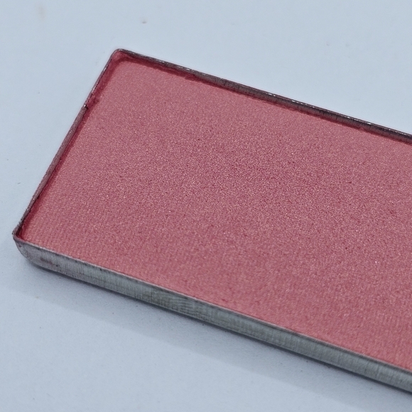 Mary Kay Rogue Rose Chromafusion Cheek Powder - Picture 5 of 5